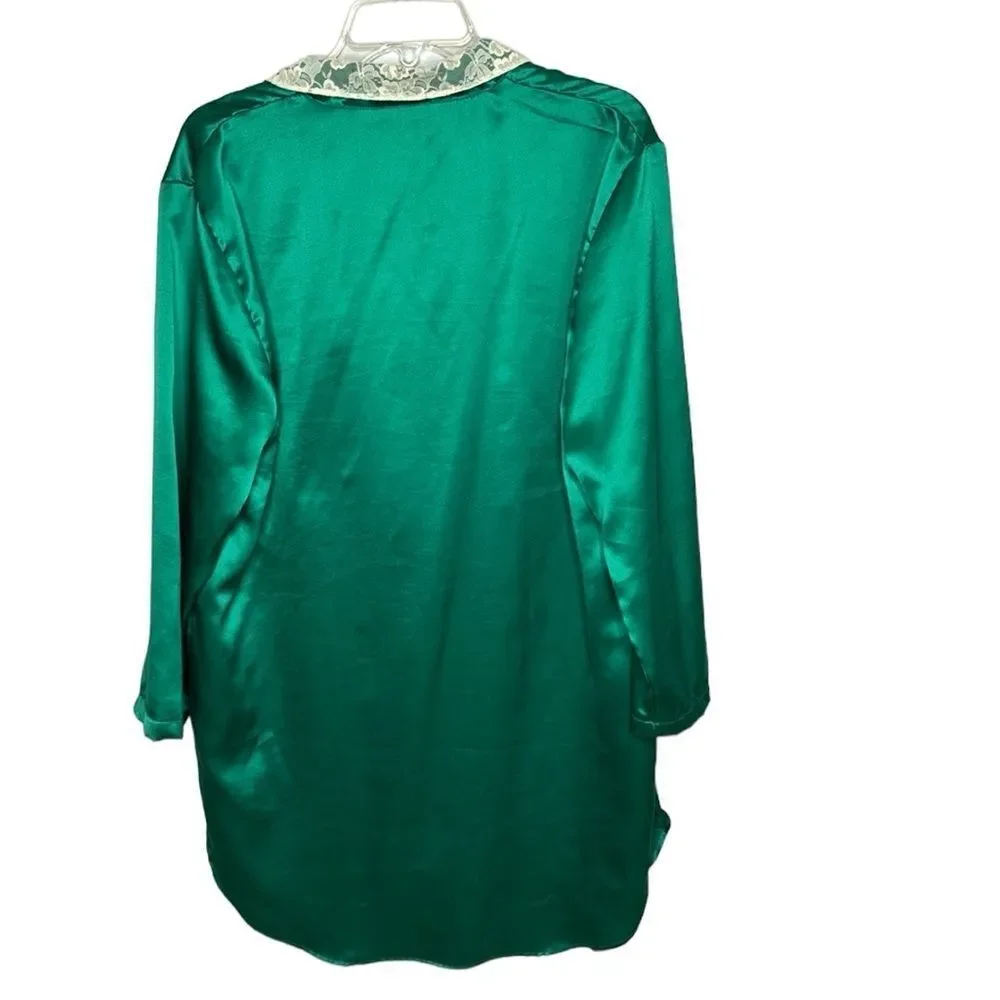 Victoria Secret Vintage 1980’s Gold Label Green Night Shirt. Size small.